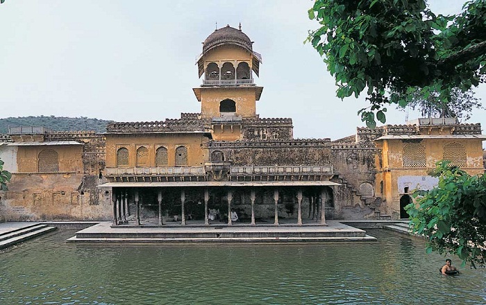Shikar Burj